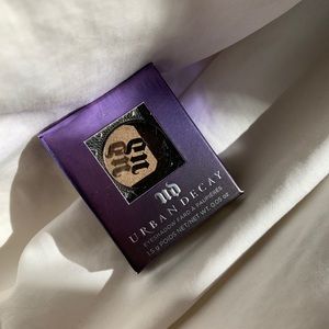 NIB Urban Decay Eyeshadow in Darkhorse